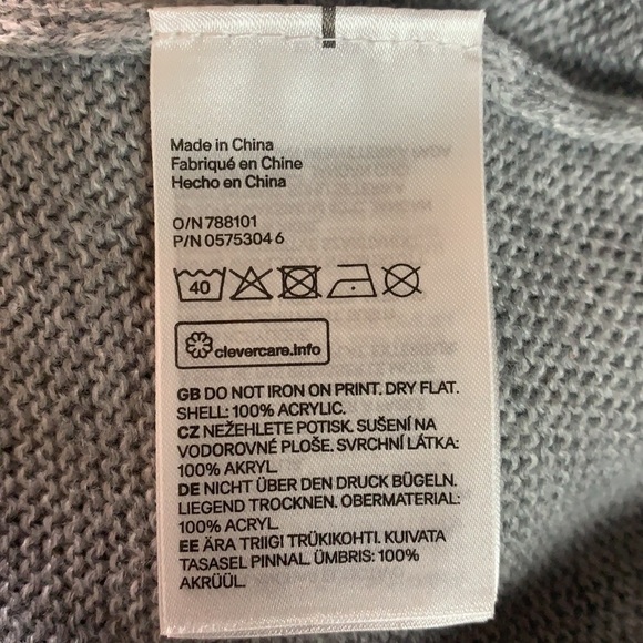 H&M - Divided X Disney Grey Mickey Mouse Sweater Size XS - Picture 9 of 12